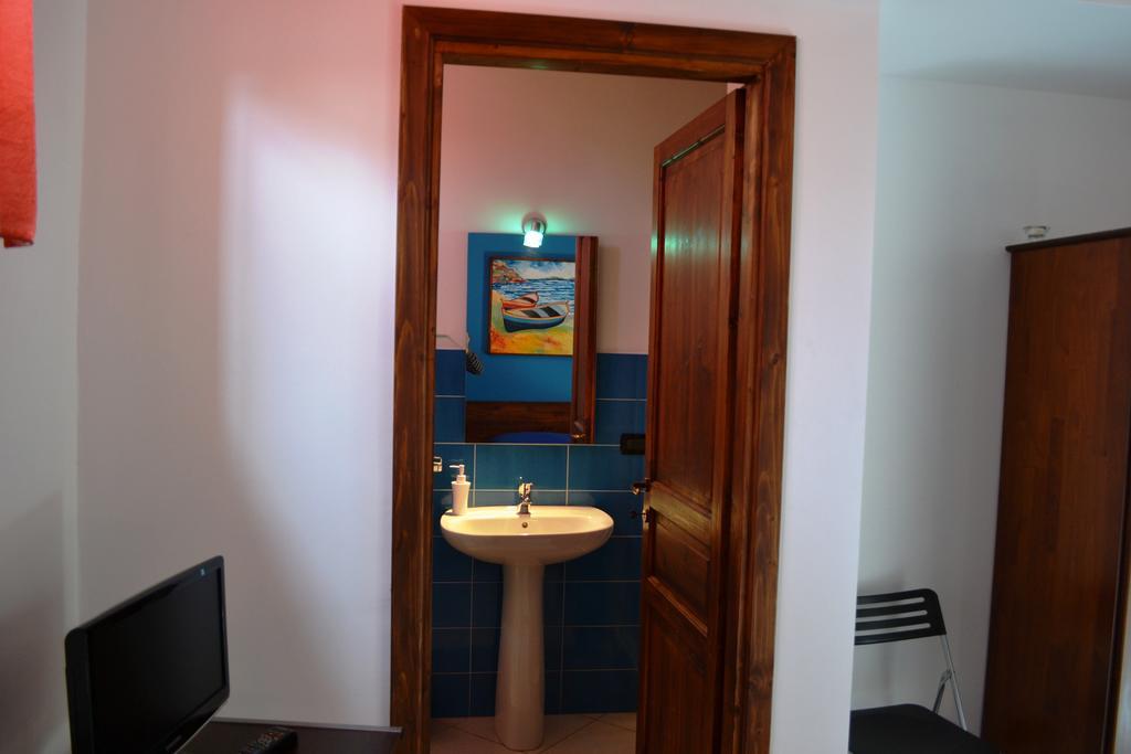 Bed& Breakfast Maredomus Hotel Milazzo Bagian luar foto